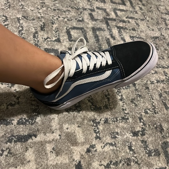 Vans - Picture 3 of 7